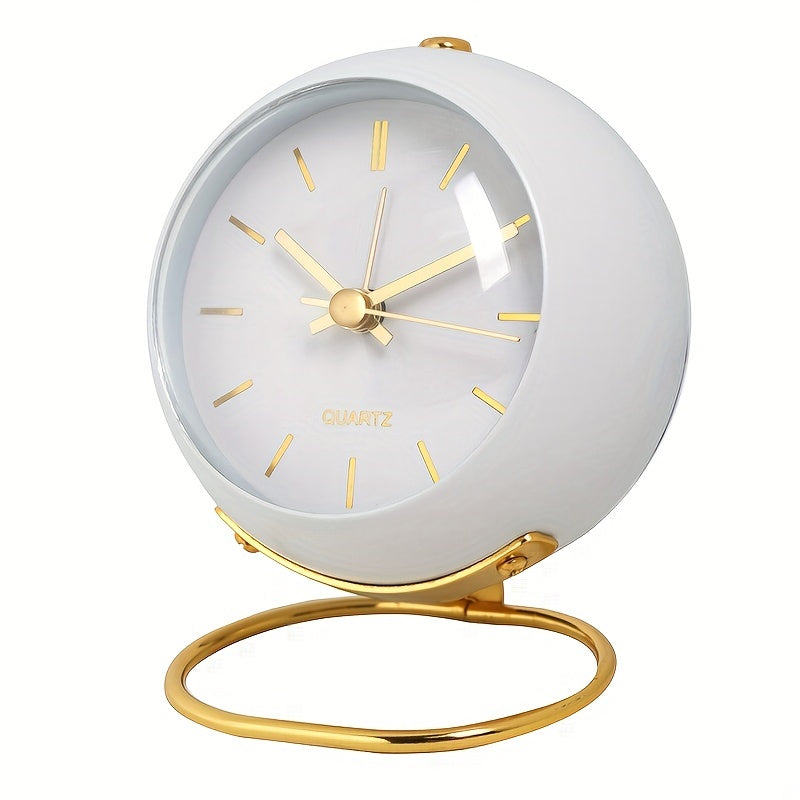 Nordic Silent Desk Clock – Luminösa Visare & Metallram Carvallo