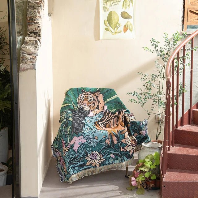 Färgglad abstrakt vävd gobelängpläd 160x130cm Carvallo