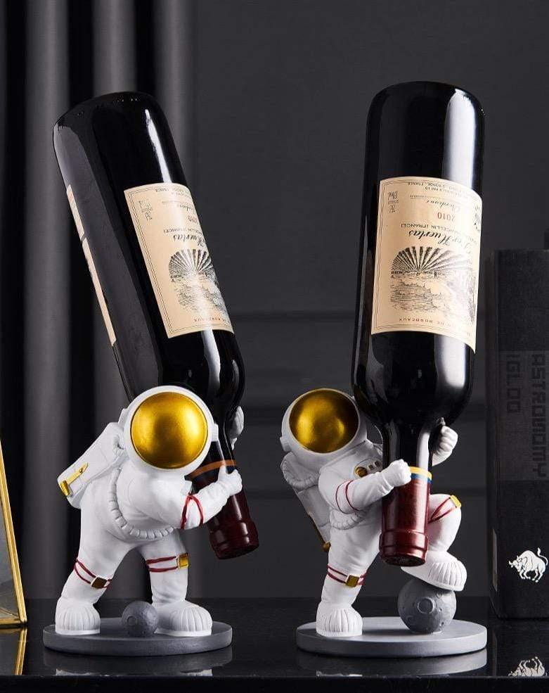 Vinflaskhållare Astronaut i Harts – Rymd Dekor & Flaskställ för Hem & Inredning Hemnix
