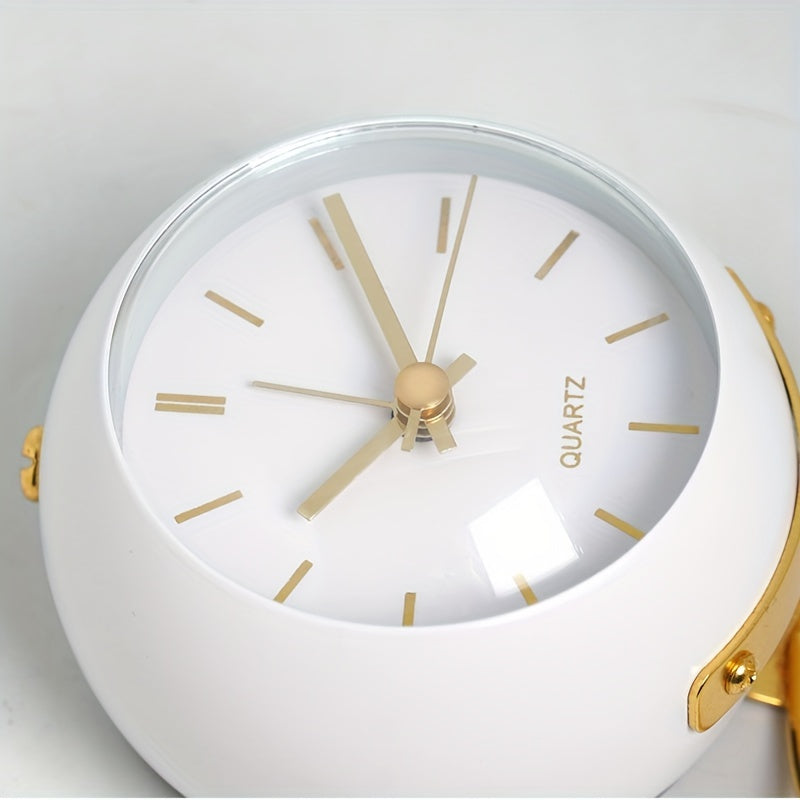 Nordic Silent Desk Clock – Luminösa Visare & Metallram Carvallo