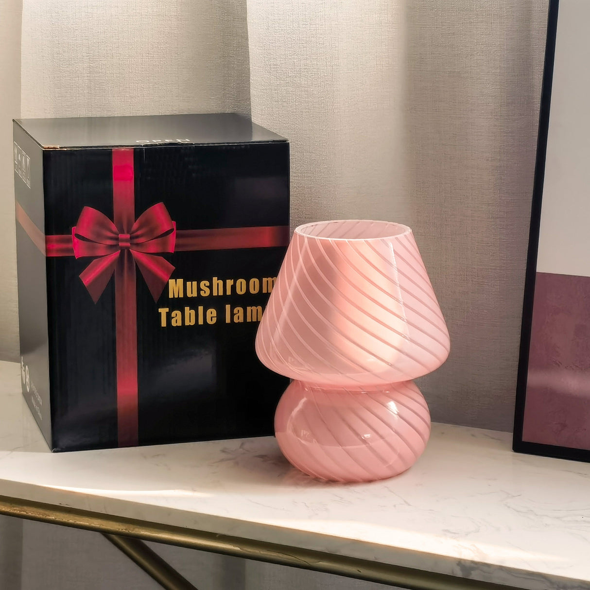 Randig Bordslampa - Atmosfärisk och Tidlös Design Carvallo