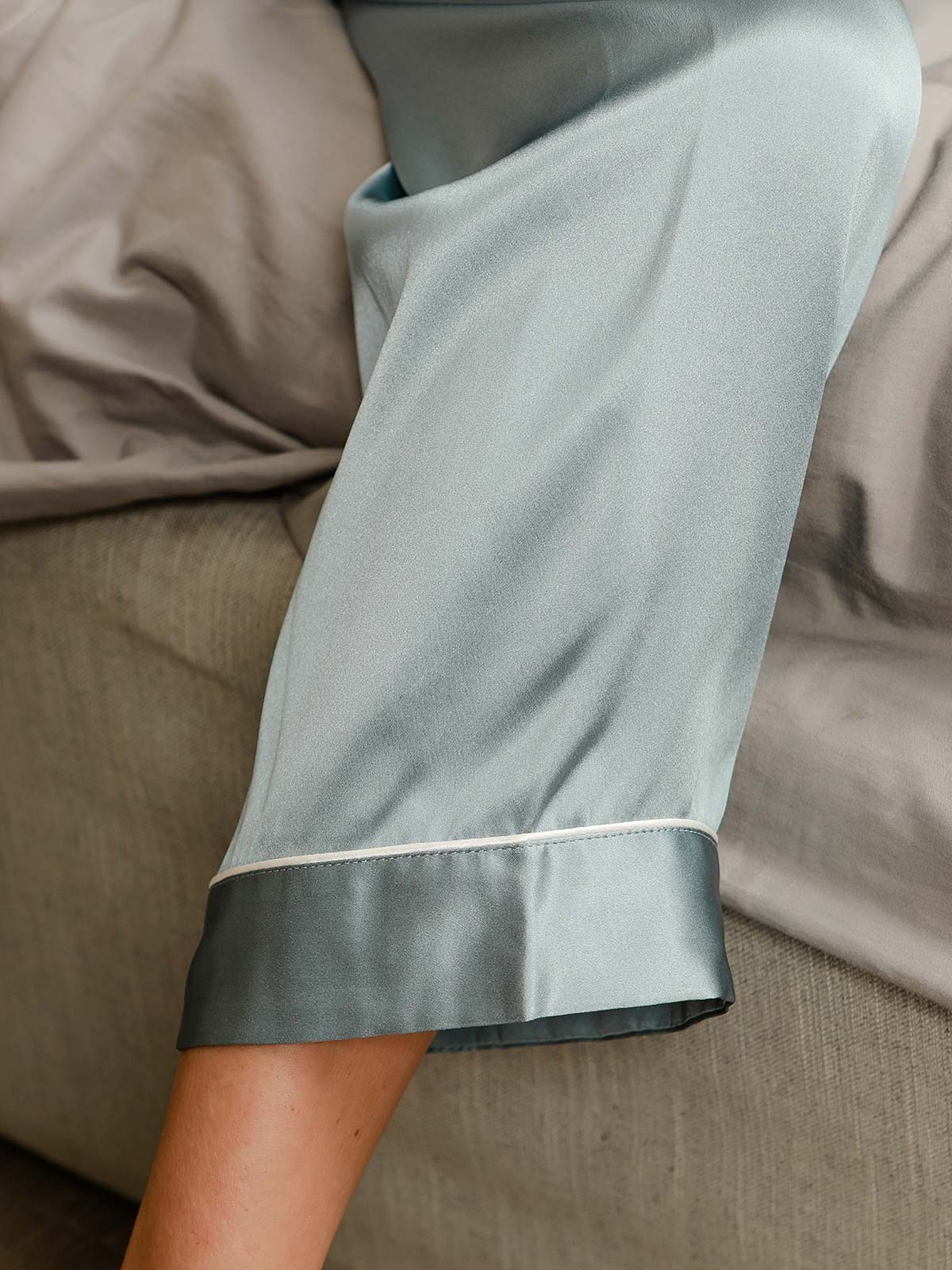 Quirine - Klassiskt pyjamasset i rent siden MILA Sverige