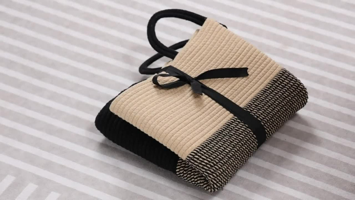 Stilig Tvåfärgad Tvättkorg - Utrymme för Mer, Bekväm och Hållbar Carvallo