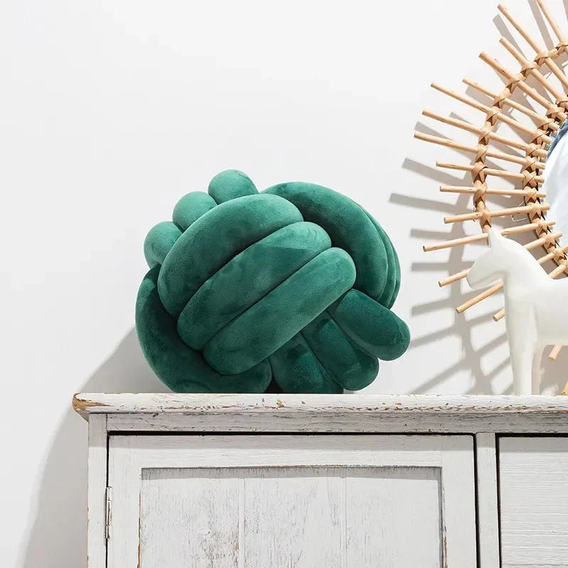 Dekorativ Knuten Suede Effekt Boll Mjuk Kudde Pillow Carvallo