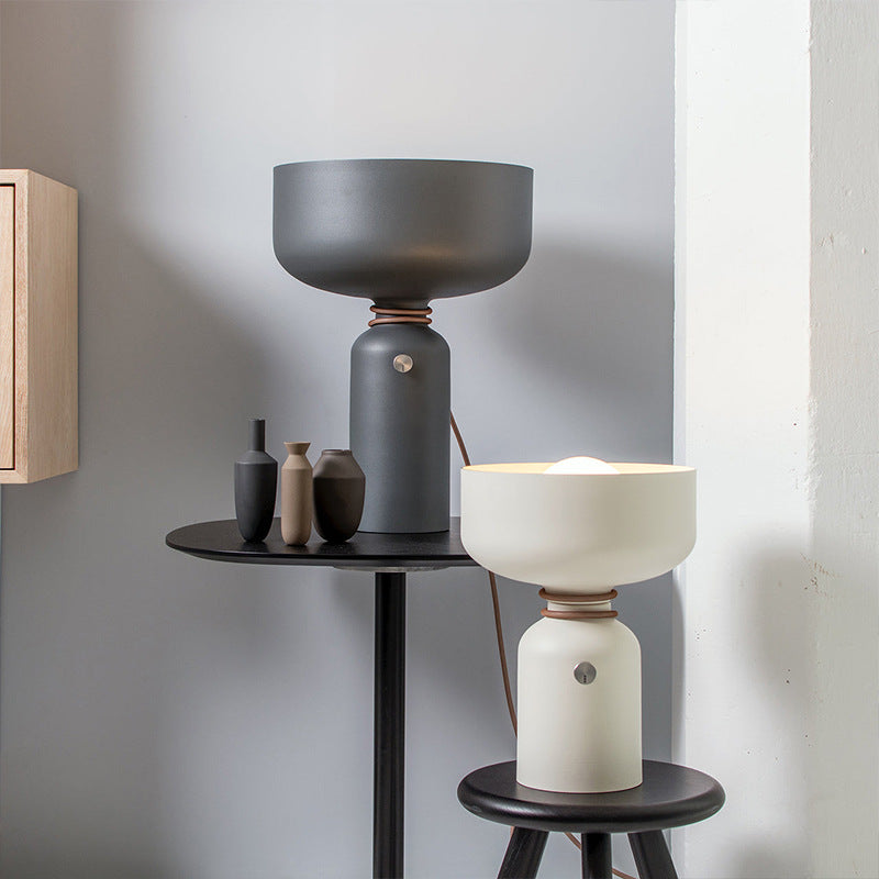 LumeAura – Minimalistisk LED Bordslampa för Sovrum och Vardagsrum Carvallo