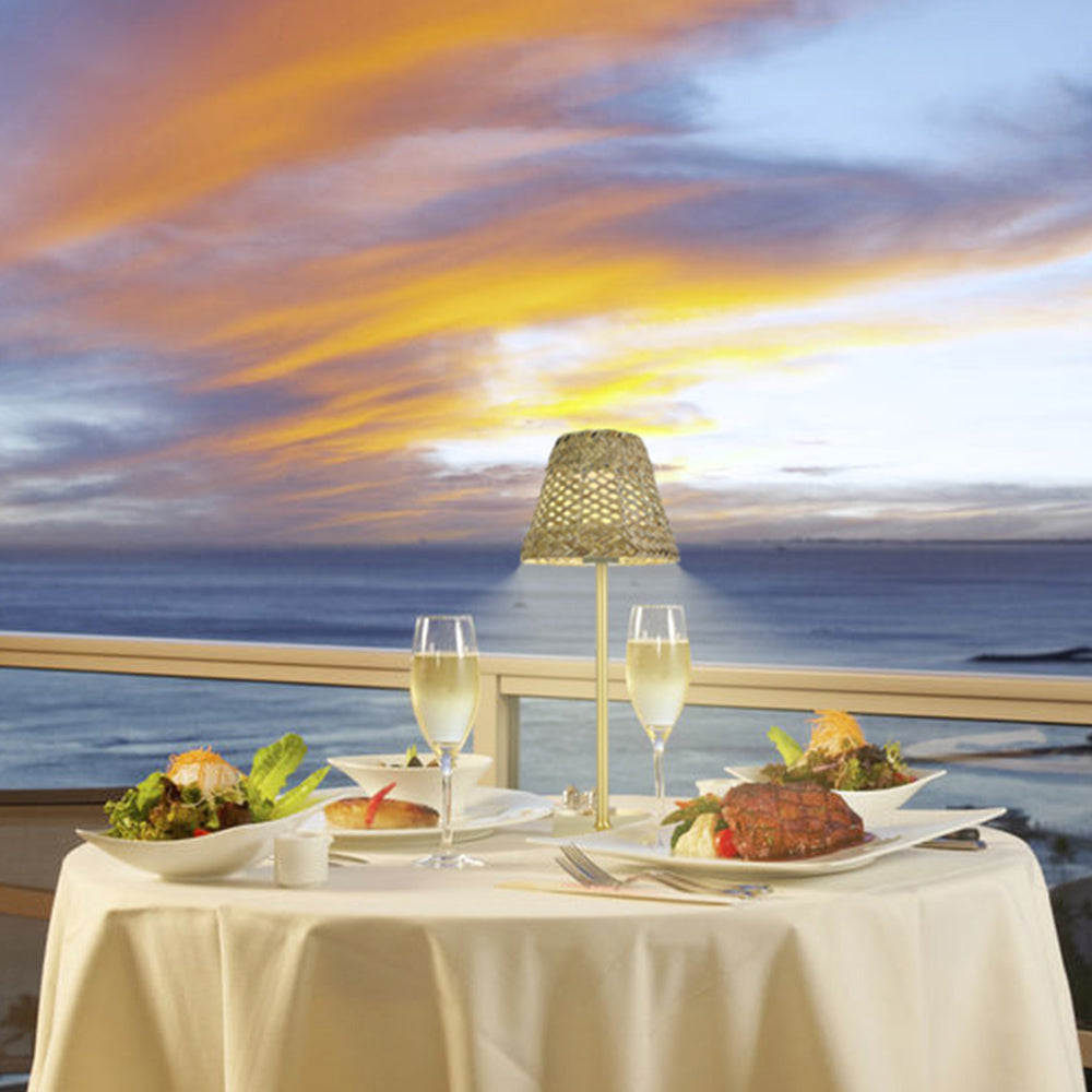 LumiTerras – Trådlös LED Bordslampa, Dimbar Utomhusbelysning för Terrass och Trädgård Carvallo