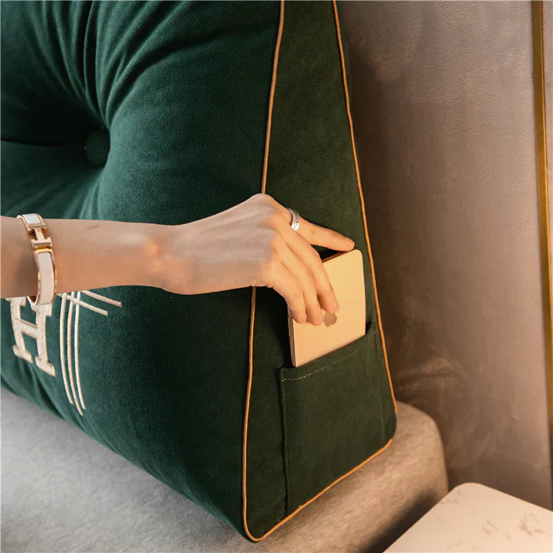 Royaleva Nordic Sängsida Ryggstödskudde – Anpassad Broderad Vinklad Kudde för Komfort & Stöd Carvallo