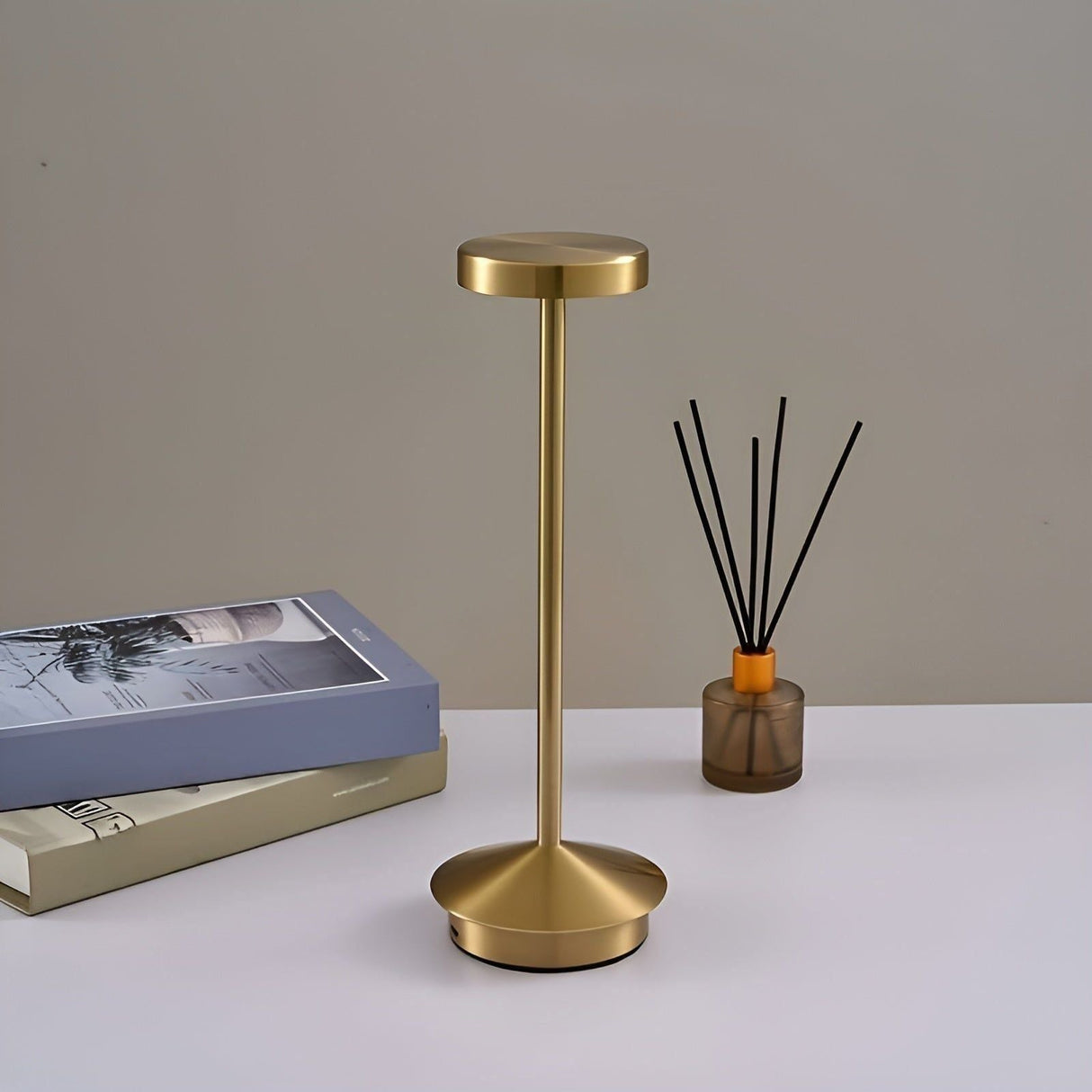 Tarion Lampa - Trådlös Touch-Type Bordslampa Carvallo