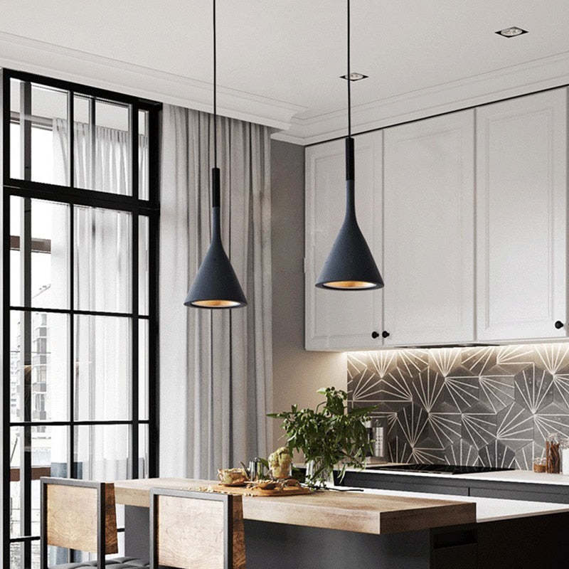 TriLuxe Modern Trekantig LED Taklampa Carvallo