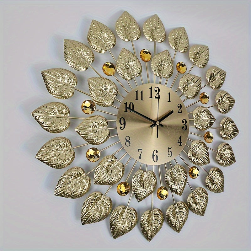 Modern Tyst Väggklocka med Guldbladdesign – Metall, Rund Klocka, AA Batteri, Tyst för Vardagsrum och Matrum Carvallo