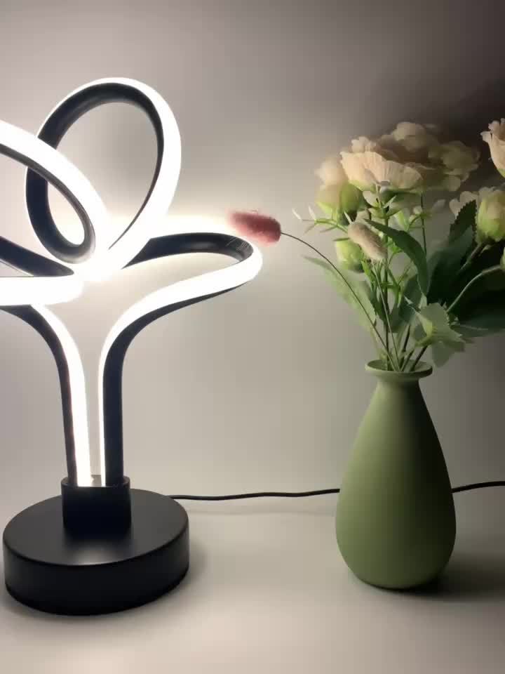 LumiNordic - Modern Nordiskt Inspirerad USB LED Bordslampa Carvallo