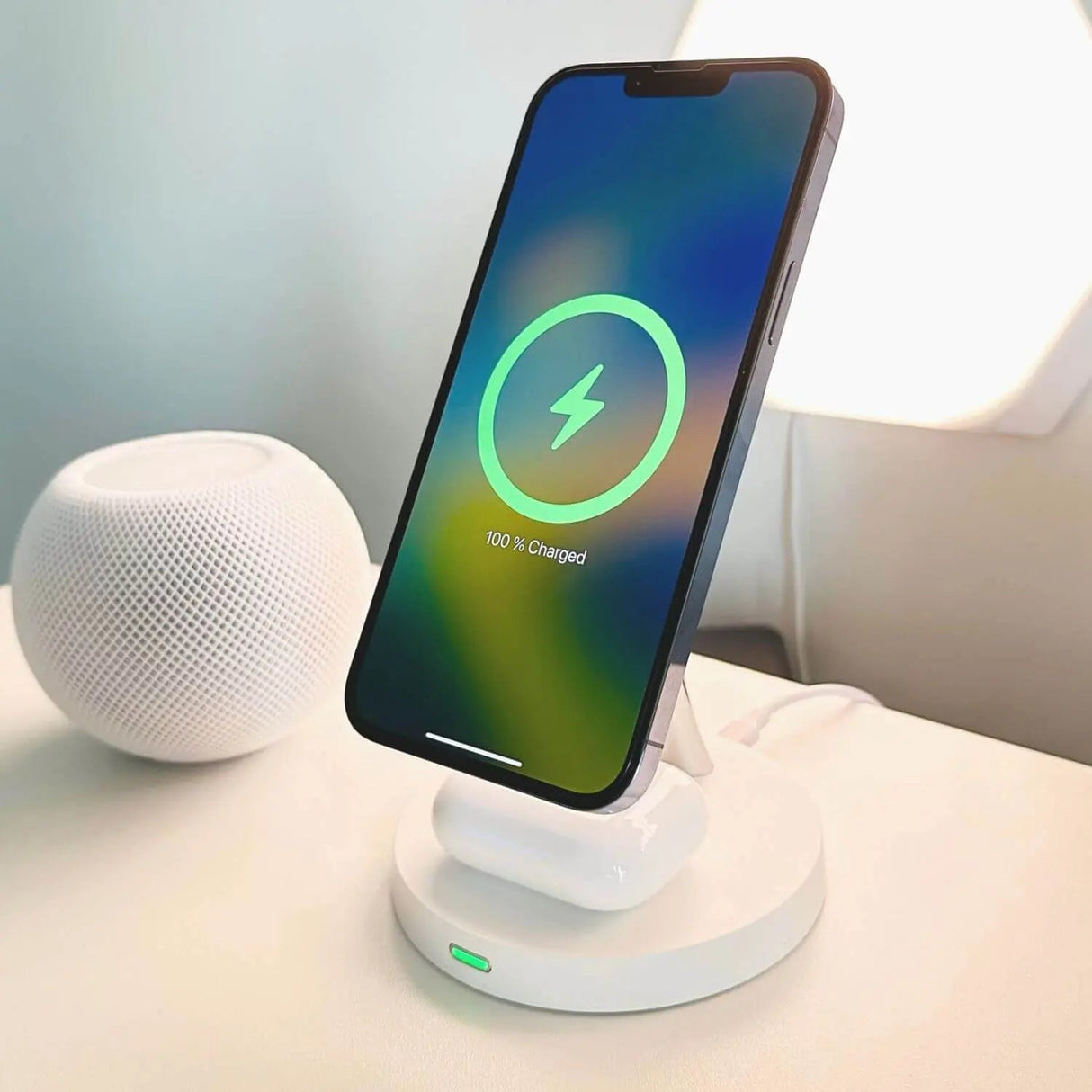 Trådlös telefonladdare med magnetisk ställning Carvallo
