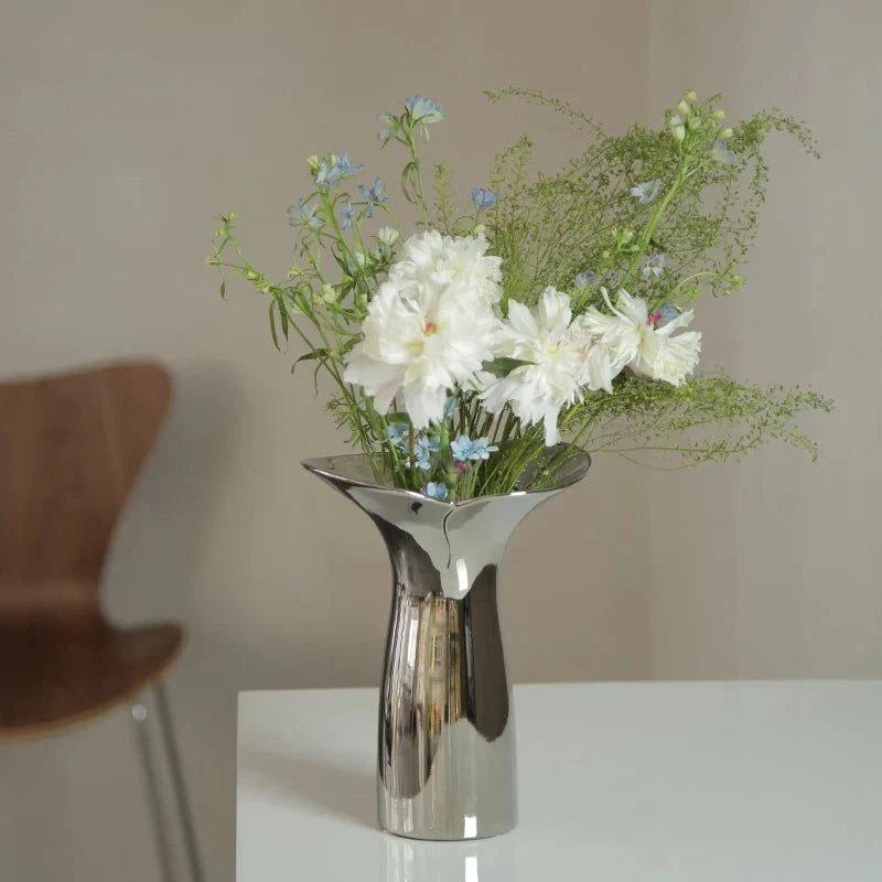 Elegant & Sleek Silver Ceramic Flower Vase for Modern Decor Carvallo
