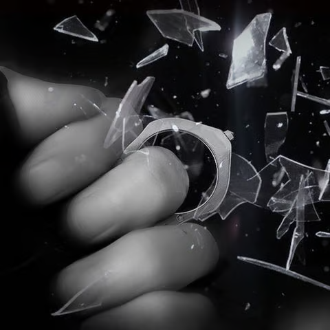 Royallure Nödsituation Multi-Tool Nyckelring & Självförsvars Försvarare Carvallo