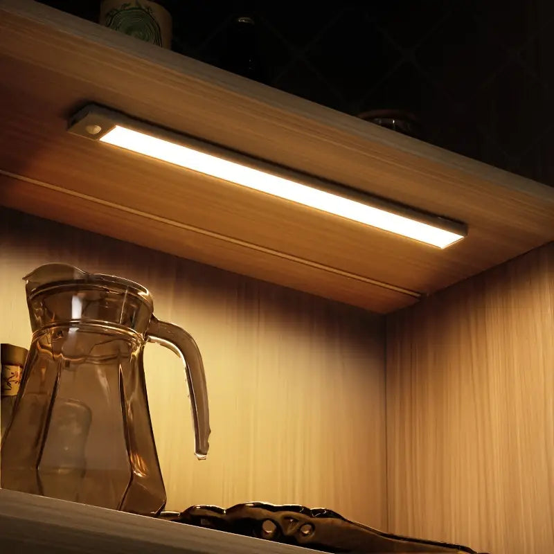 Praktiska LED-ljusslingor med rörelsedetektering Carvallo