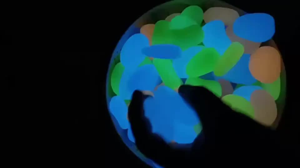 Carvallo Luminiva | 31 stycken | Ø 4,5 cm | Självlysande & Återanvändbar | För trädgård, väg & dekoration Carvallo