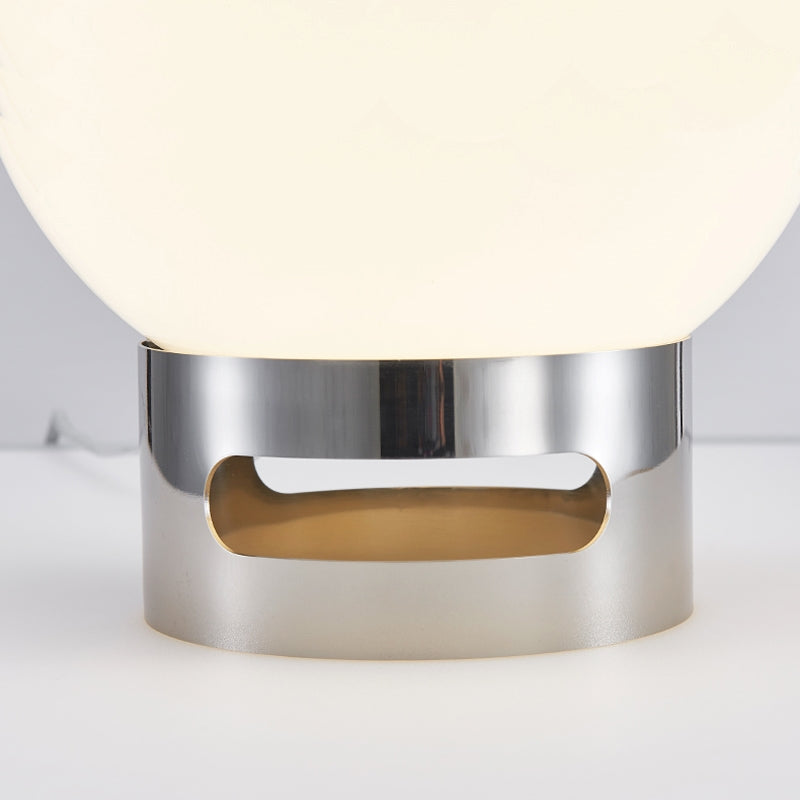 Carvallo – Minimalistisk Bauhaus Bordlampa med Elegant Opal Glans Carvallo
