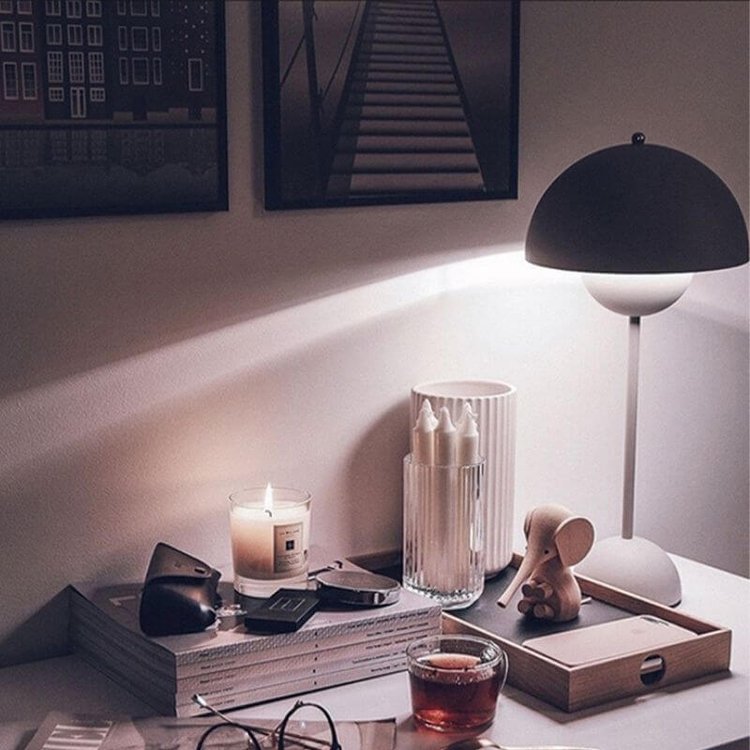 Multifärgad LED Touch Lampa med Justerbar Ljusstyrka Carvallo