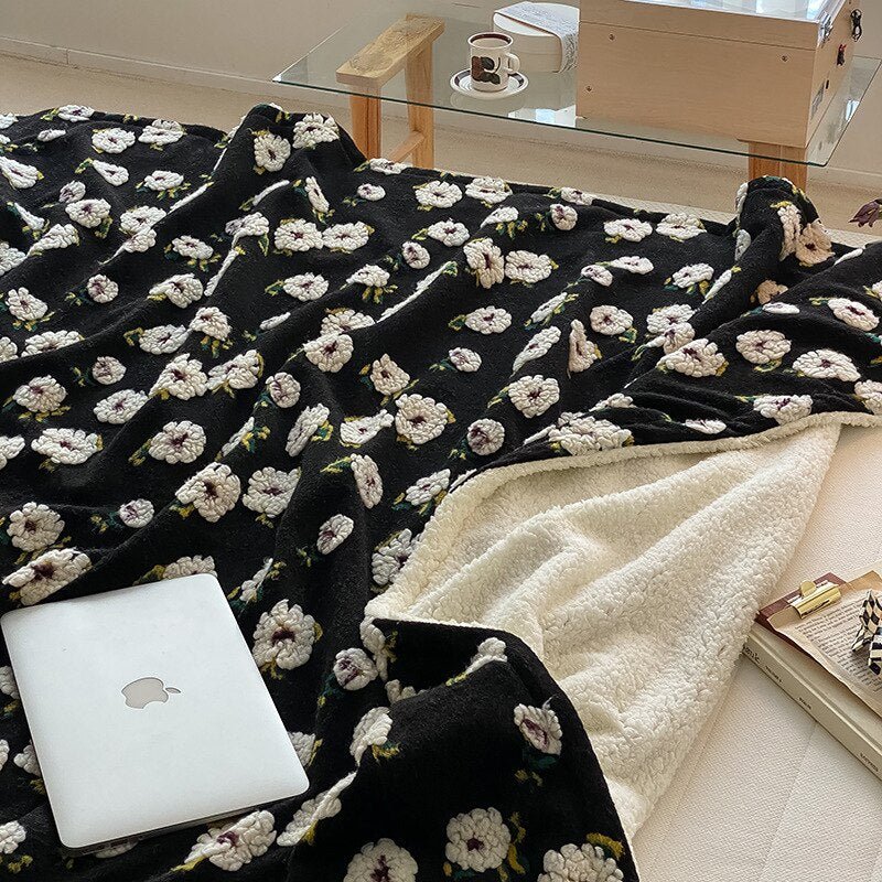 Puffig Blommig Plysch Tjock Filt för Mysig Bekvämlighet Carvallo