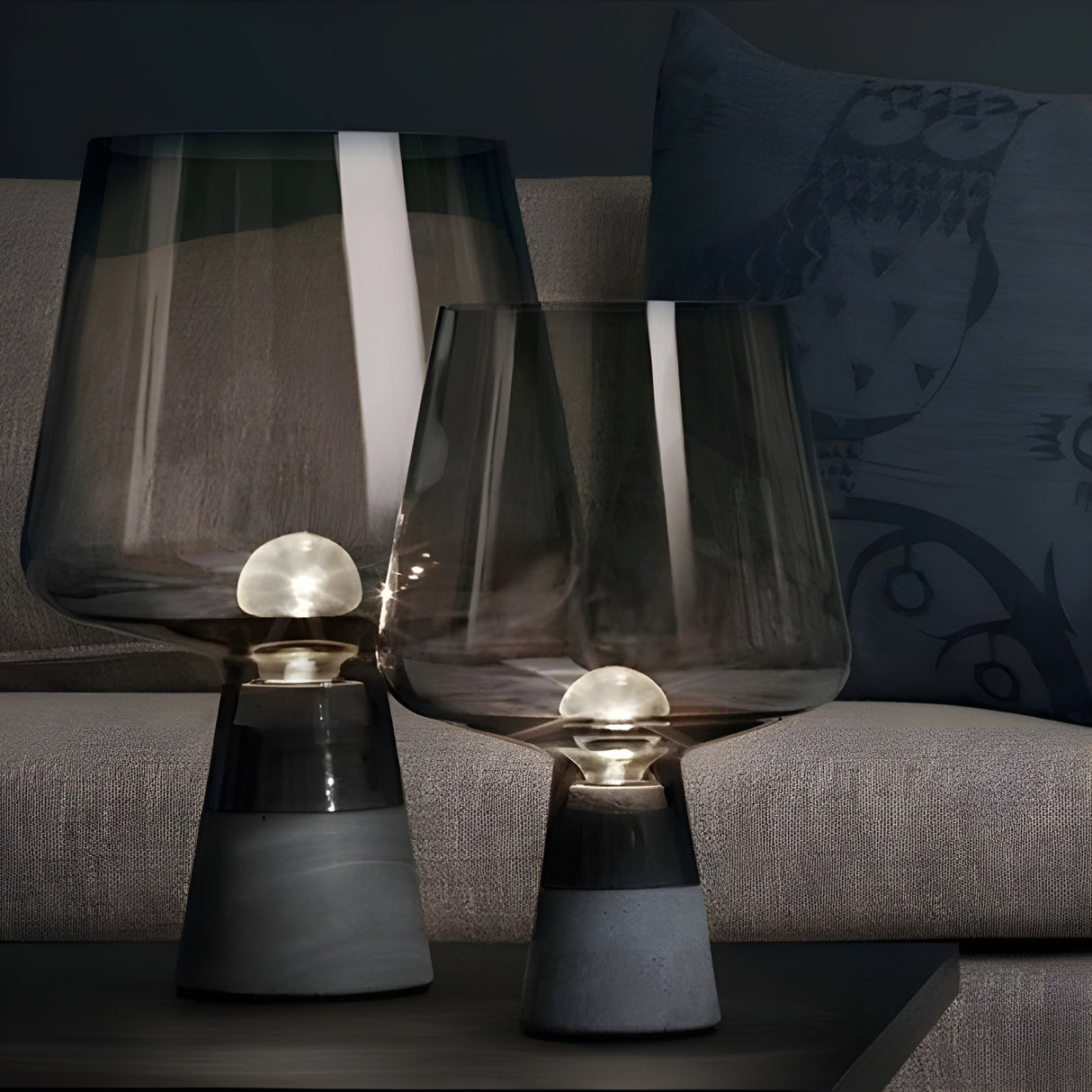 GlowSphere Bordslampa – Italiensk Glaskula Design Carvallo