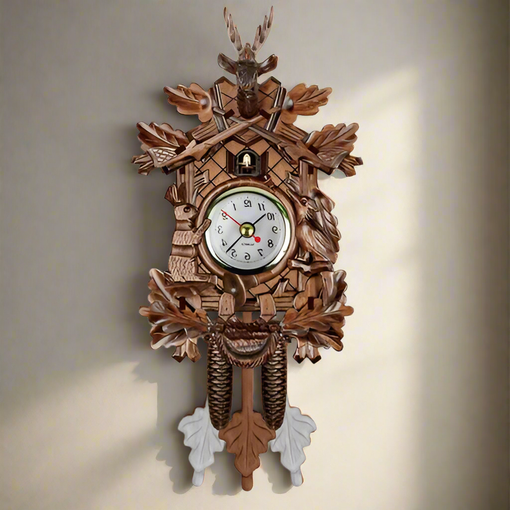 LuxRoyale Retro Kuckucksväggur med Pendeldesign Carvallo