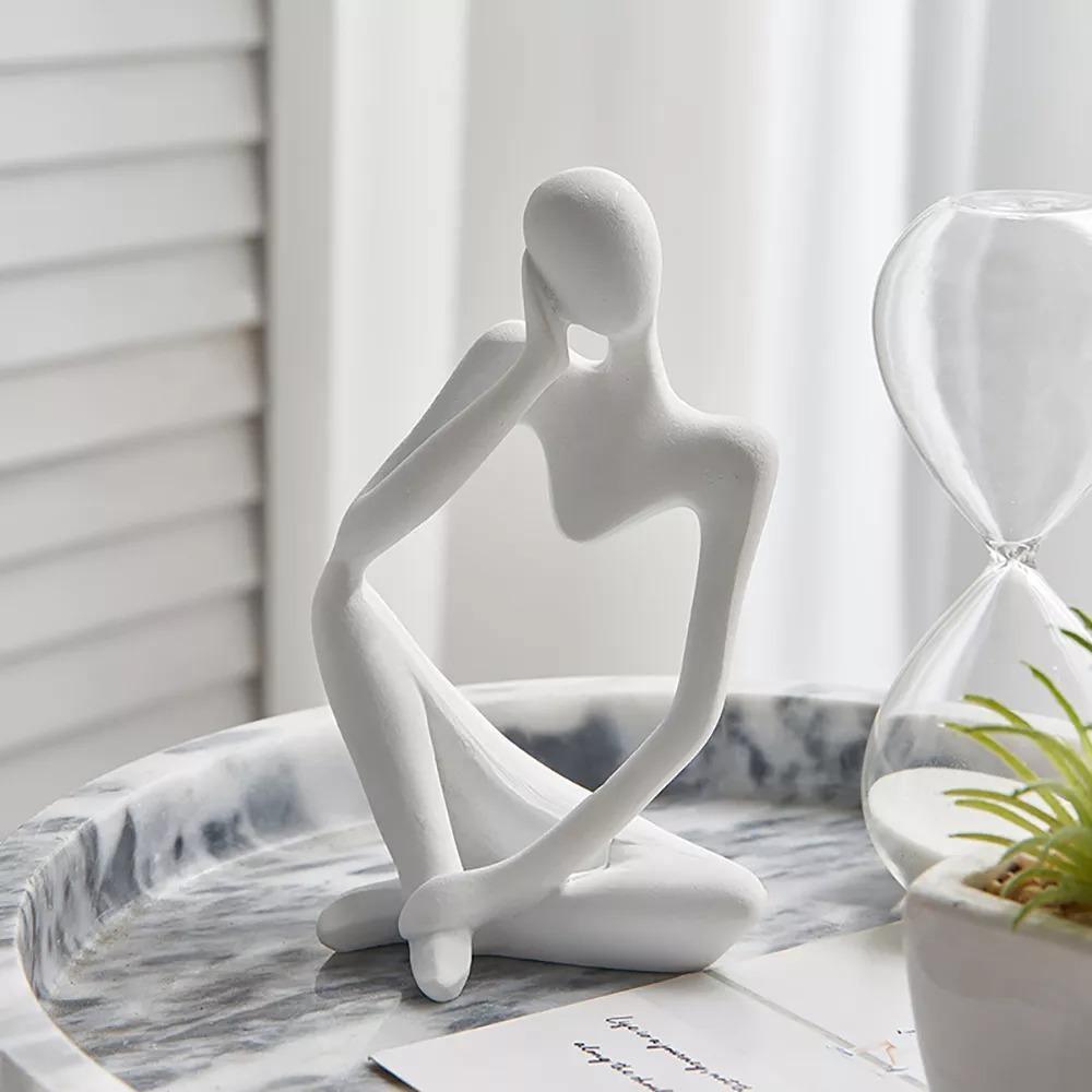 Carvallo – Minimalist Tänker Skulptur med Modern Elegans Carvallo