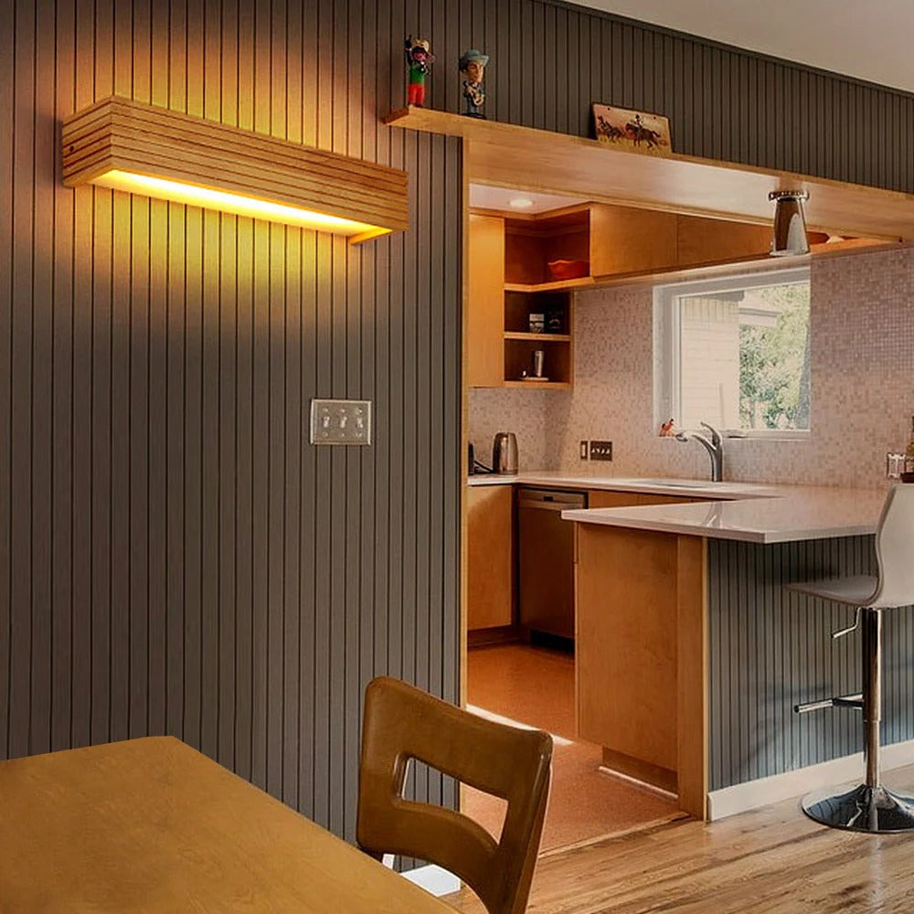 Trä LED Vägglampa | Akrylskärm | Rustik Modern Design | 15–22 tum | Brick by Brick Carvallo
