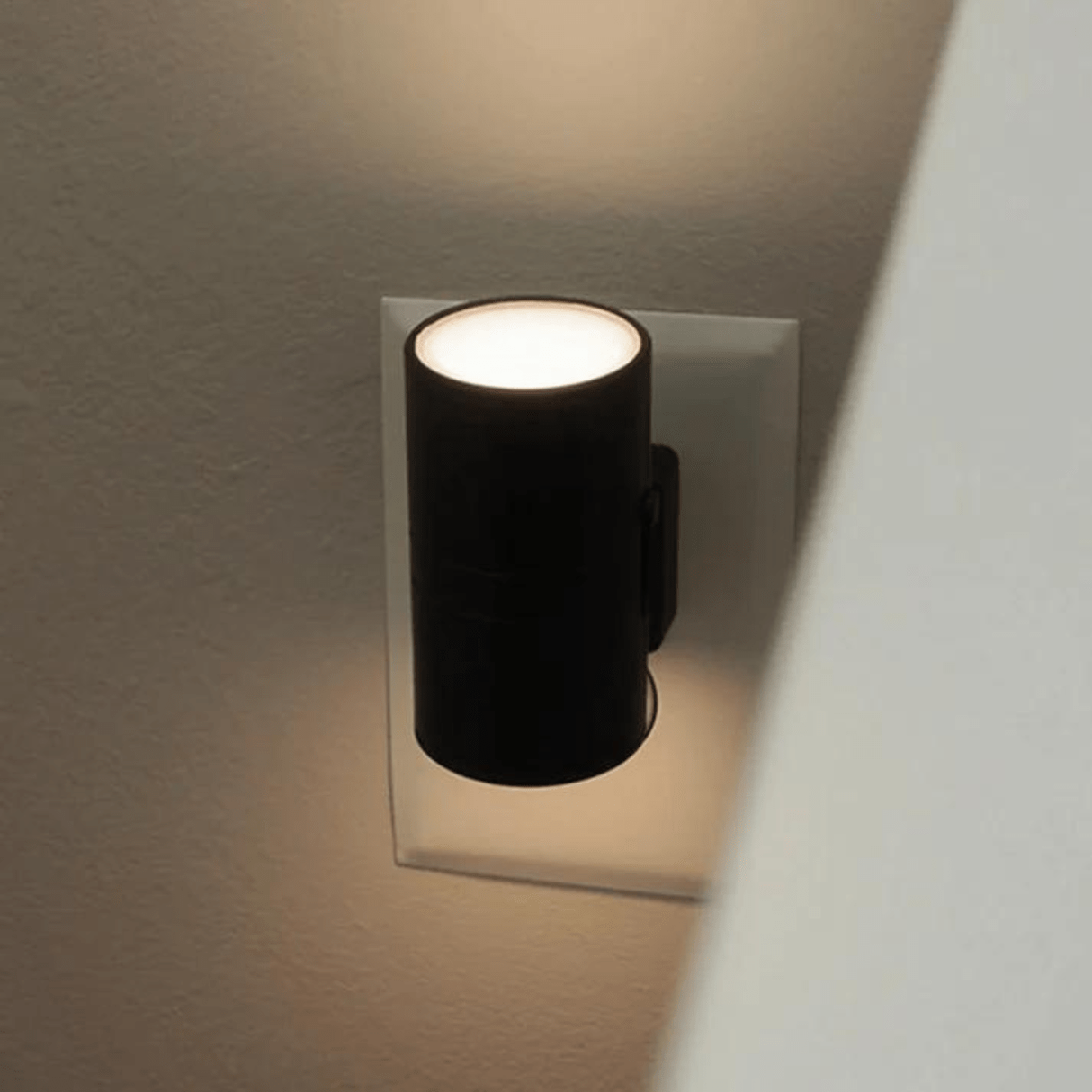 HomeGlow Ljus - Modernt intelligent LED-rörelseaktiverat ljus Carvallo