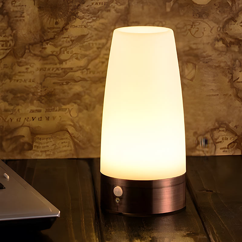 MotionLite - Batteridriven sänglampa med rörelsesensor för praktisk belysning Carvallo