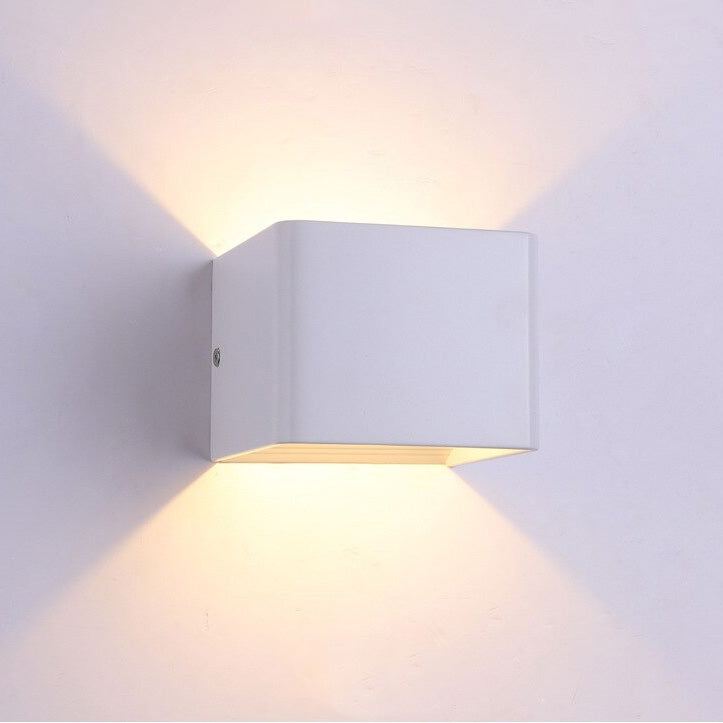 Cubic Väggsängs Lamparm LED Minimalistisk Design för Sovrum Carvallo