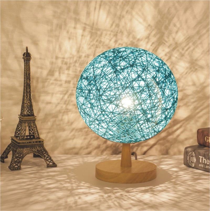 Ratan Sänglampa Med Träbas För Modern Inredning Carvallo