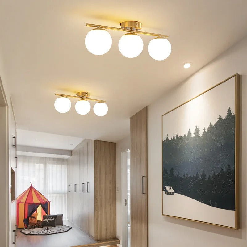 Nordic LED taklampa i glas - elegant vit boll för alla rum MILA Sverige