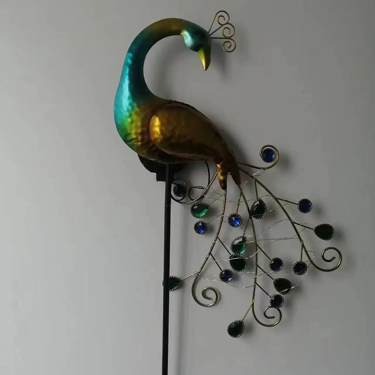 PeacockGlow Light - Metall Påfågel Dekorationsljus Carvallo