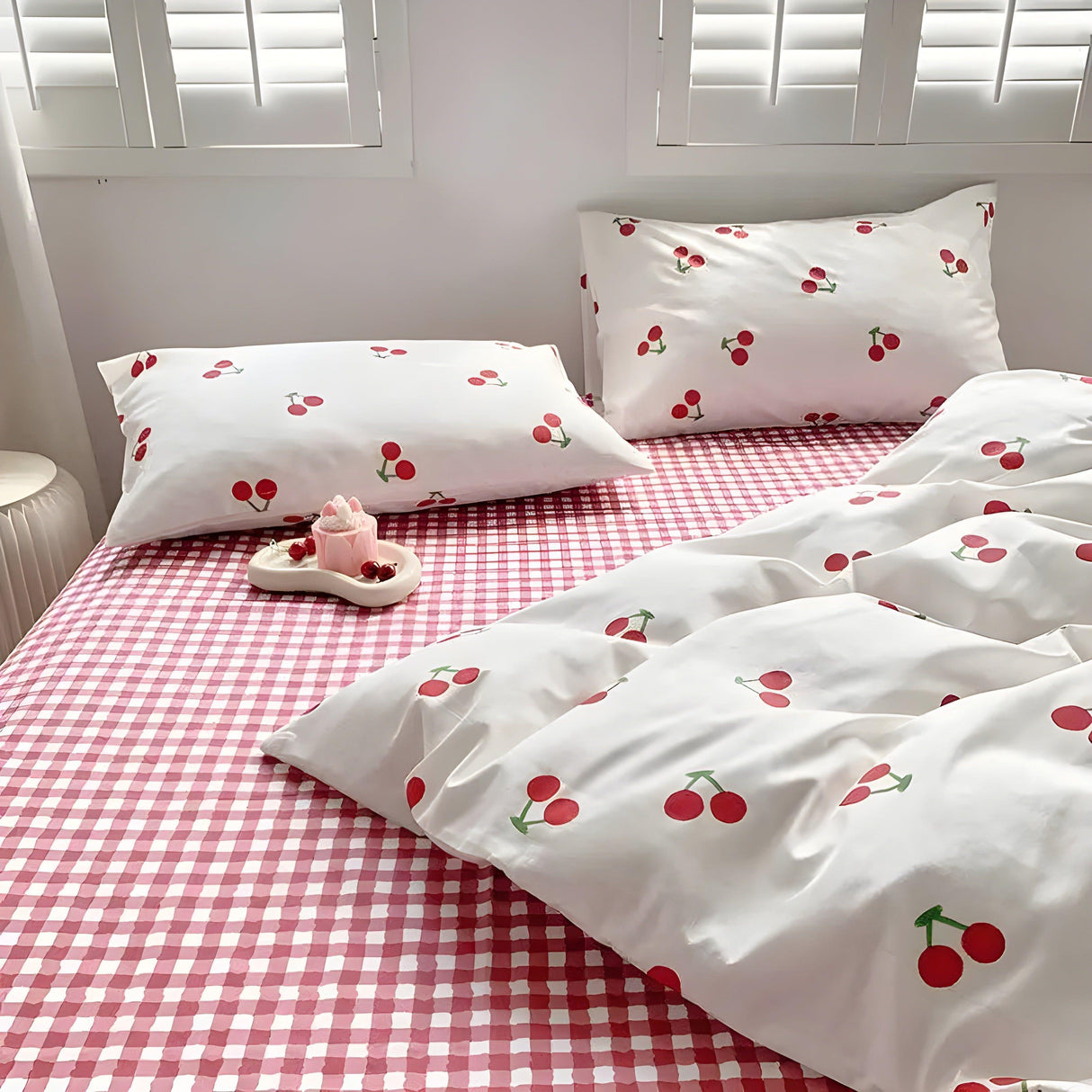 Röd Cherry Schackbräda Sängklädset För Flickor Pojkar Dubbelstorlek Flat Ark Duvet Täckande och Örngott Mjuk Säng Linne Hem Textil Carvallo