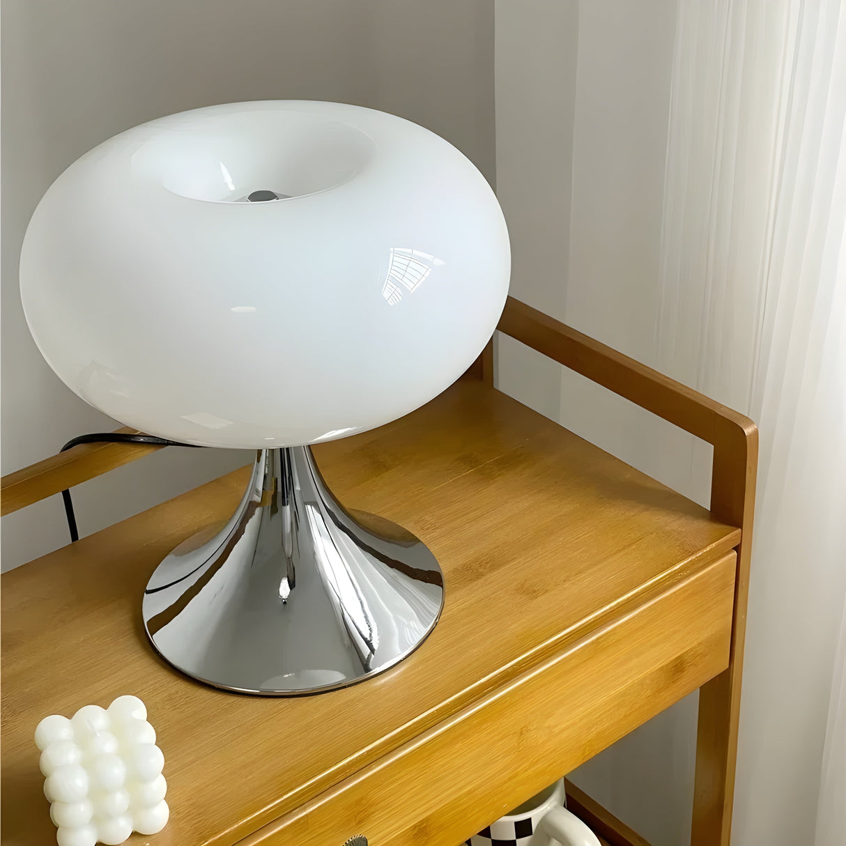 SereneCrystal Lampa - Elegant Retro Bordslampa Carvallo