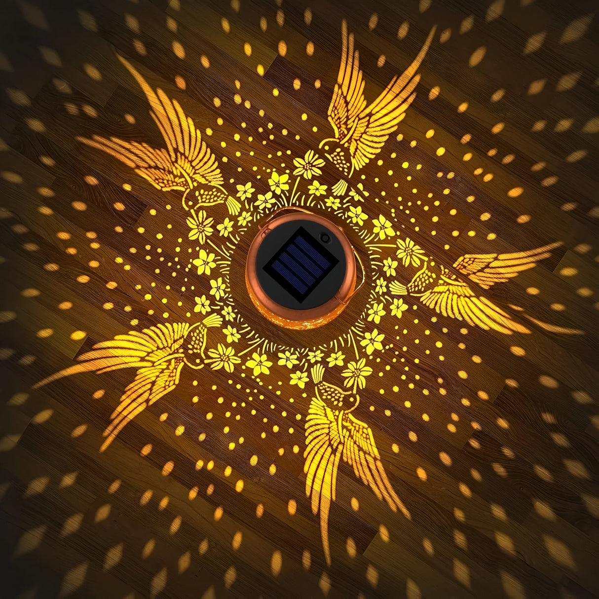 GlowWing Haven - Solar-Hummingbird-Garden Lantern Carvallo