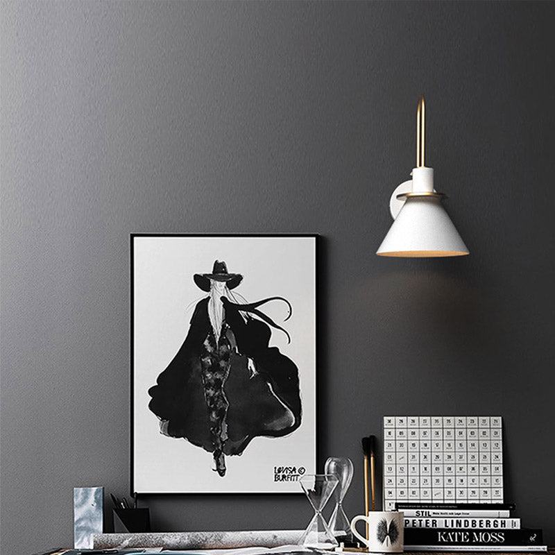 SleekLight - Elegant minimalist wall lamp for modern rooms Carvallo