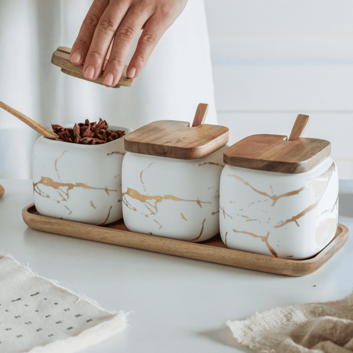 LunaMarble Krydderkrukor Set - Elegant Porslin Örter Toppar Carvallo