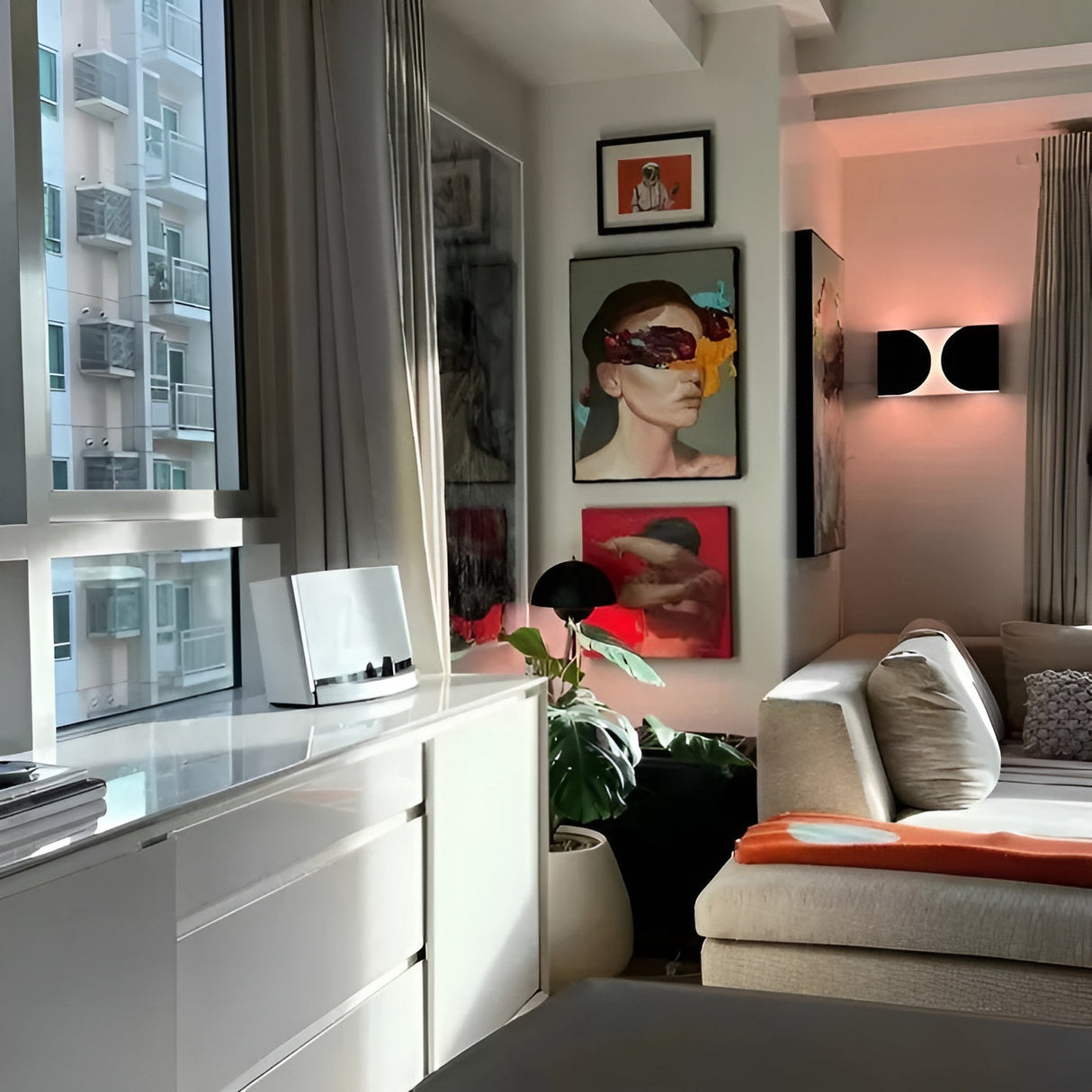 ClarityGlow Light – Elegant kvadratisk metallvägglampa Carvallo