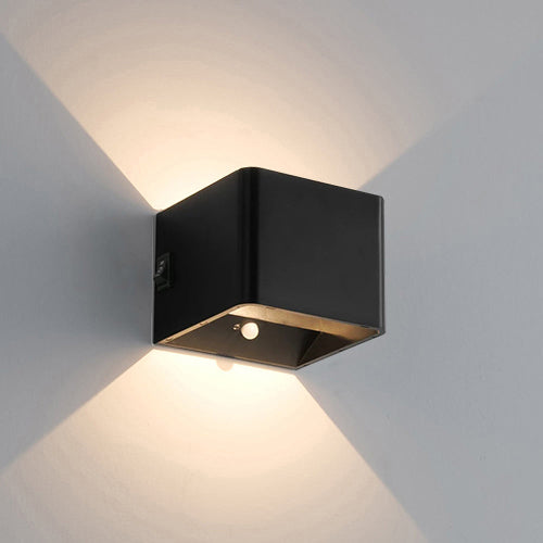 VoltQube – Uppladdningsbar LED-vägglampa Carvallo