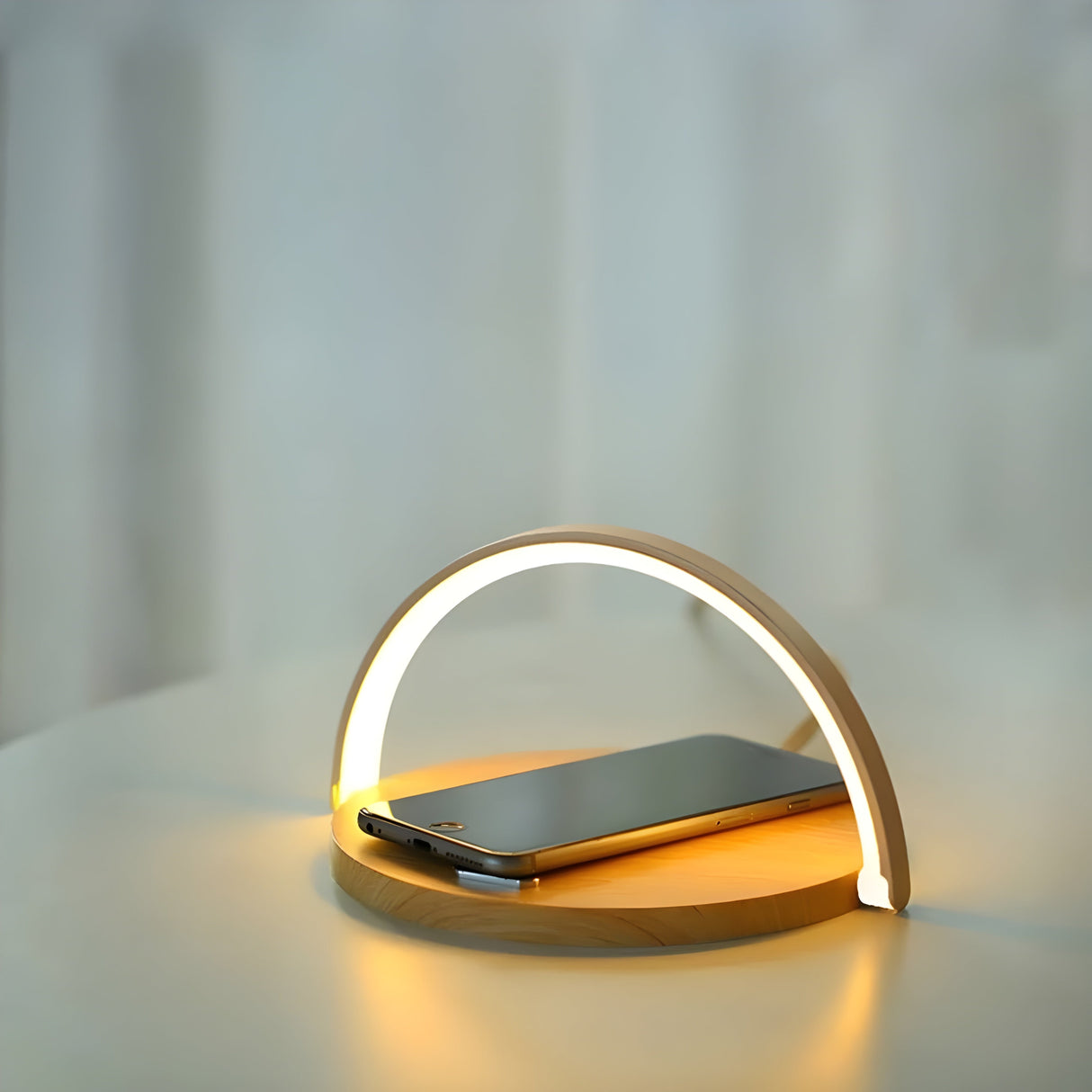 ChargeBeam Lampa - Trådlös laddfunktion LED bordslampa Carvallo