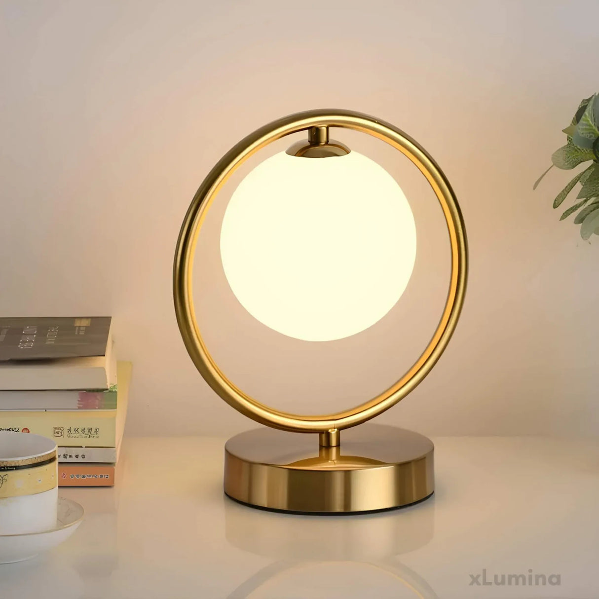 StellarSphere Light – Lyxig glaskula bordslampa med träbas Carvallo