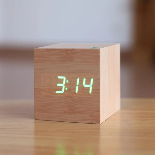 Trä Digital Klocka med LED Display Carvallo