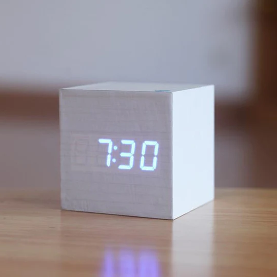 Trä Digital Klocka med LED Display Carvallo