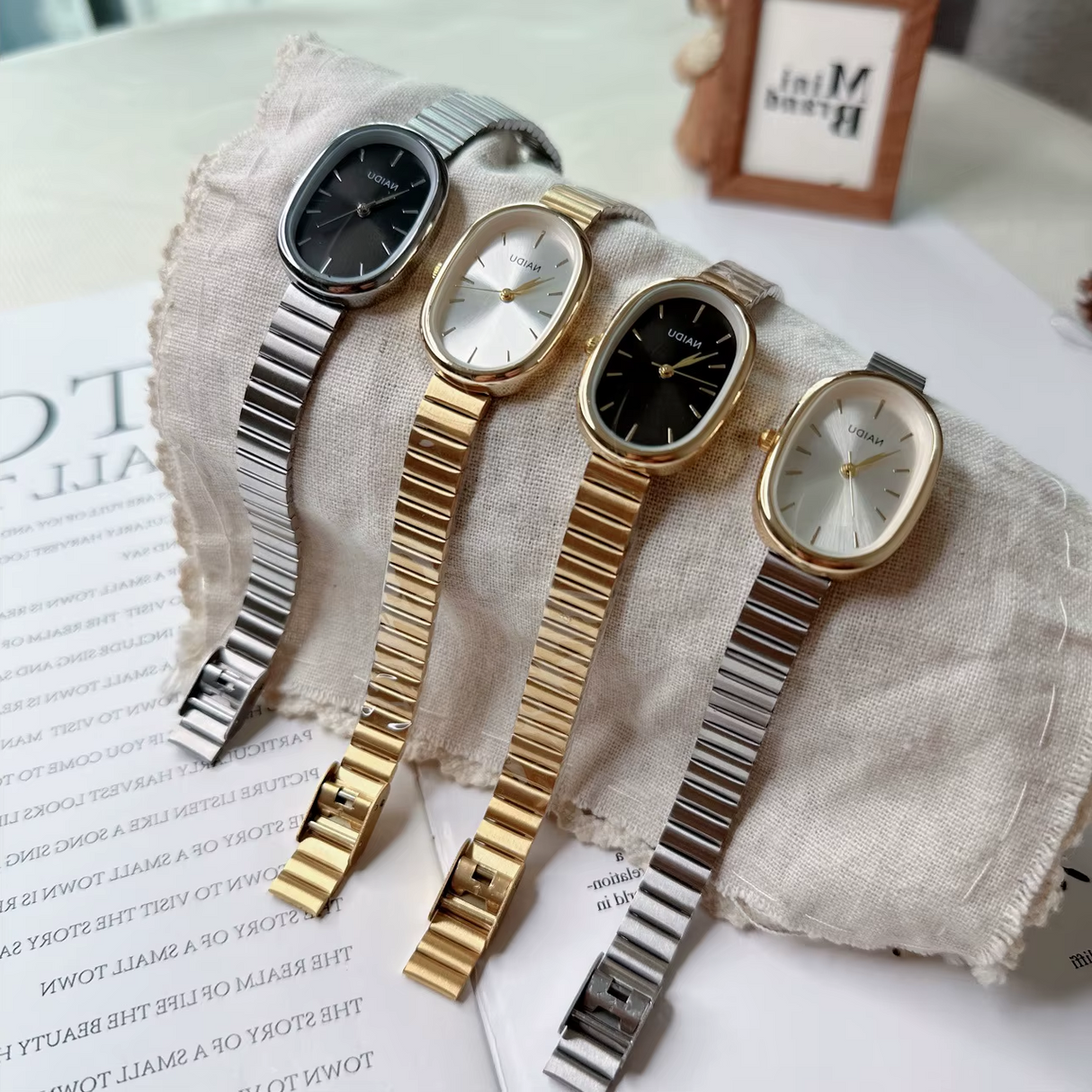 Royaleva Lyx Oval Kvinno Quartz Klocka (Rostfritt Stål) Carvallo