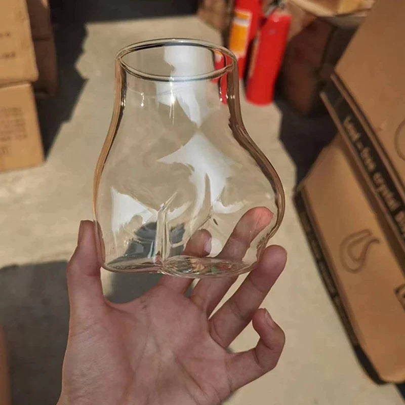 Elegenates Glas Med Kvinnliga Rundningar Carvallo