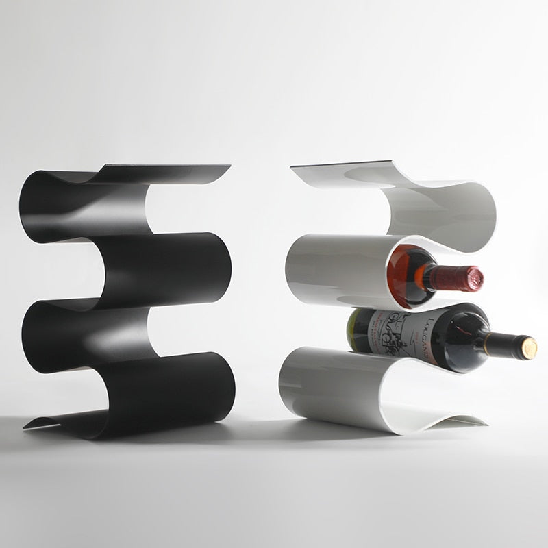Carvallo – Stilren Metallvinhylla med Elegant Vågig Design för 4 Flaskor Carvallo