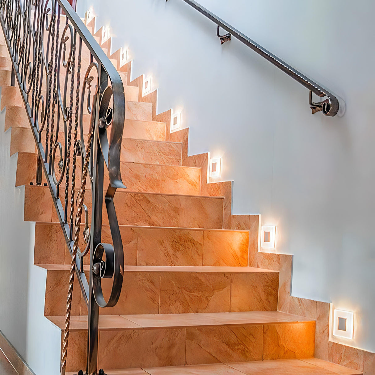 Carvallo – Vattentät LED-trappbelysning med stilren fyrkantig design Carvallo