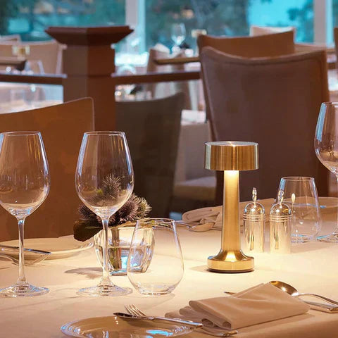 AuraLux Bordslampa – Modern, Minimalistisk och Dimmbar Carvallo