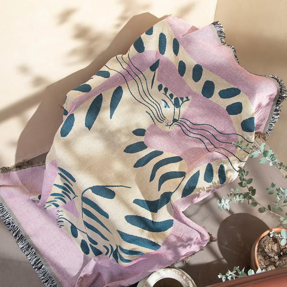 Knepig Rosa Katt Design Sofftäcke för Heminredning Carvallo